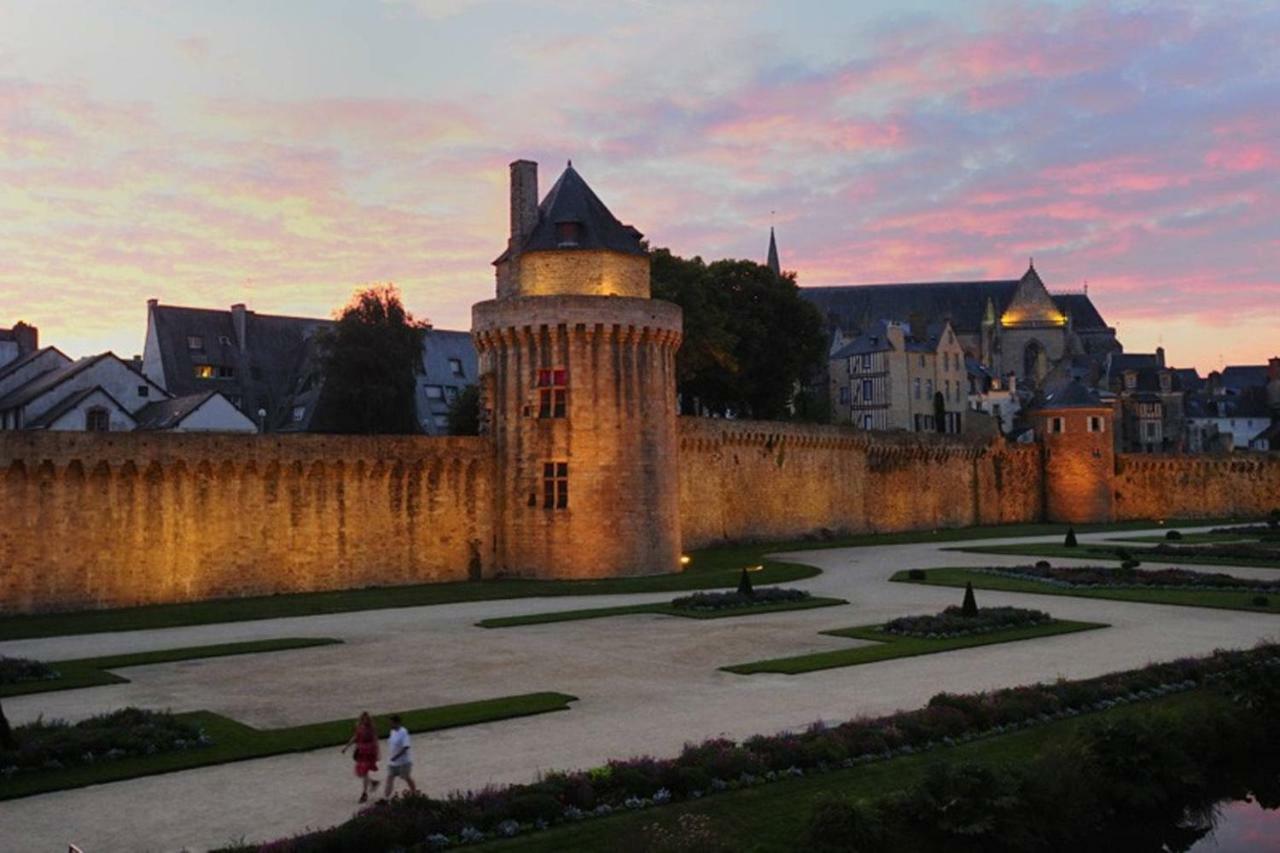 Stop 100M Du Port-Parking Gratuit A 5Mn Vannes Ngoại thất bức ảnh